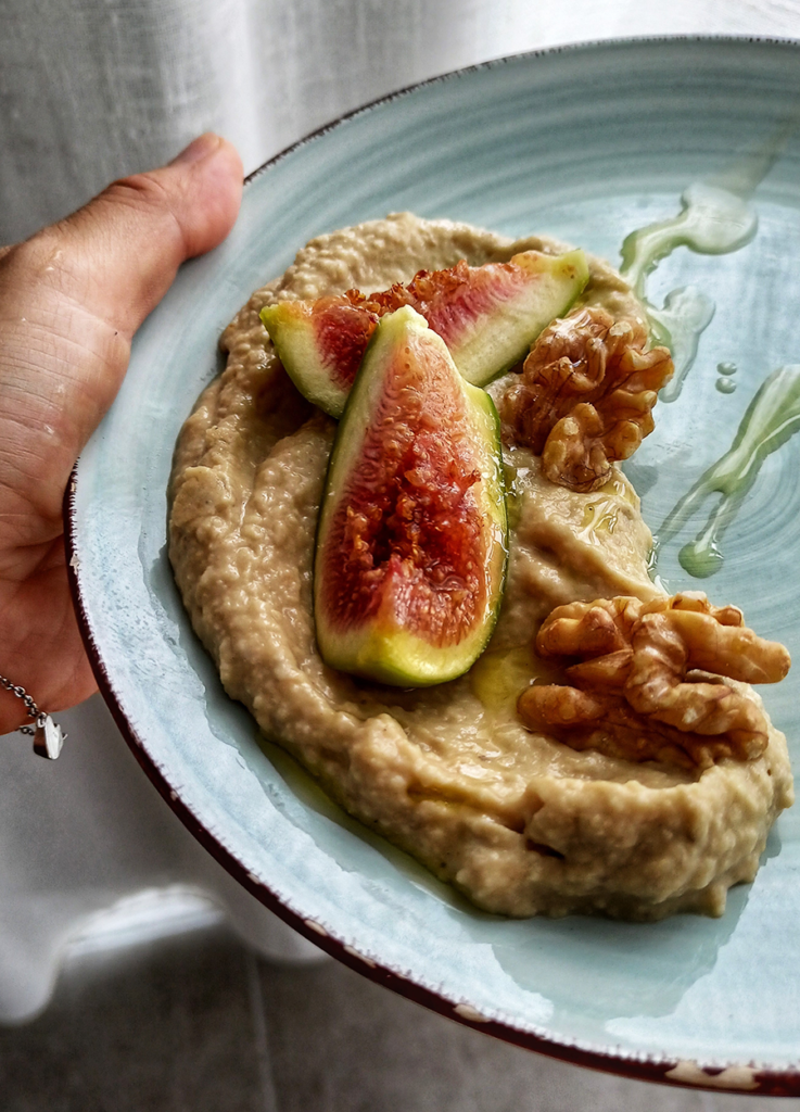 Hummus vlašské ořechy